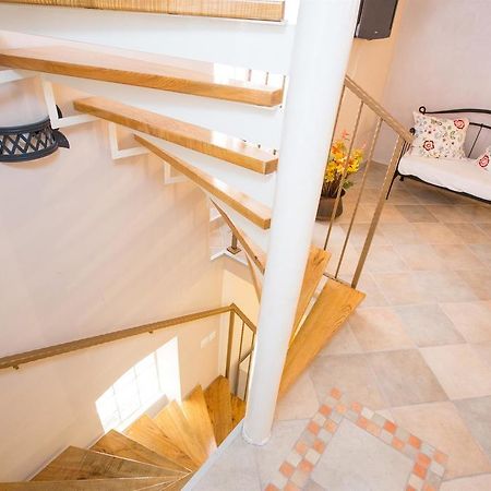 Holiday Home Smokovec Vrbnik Zewnętrze zdjęcie