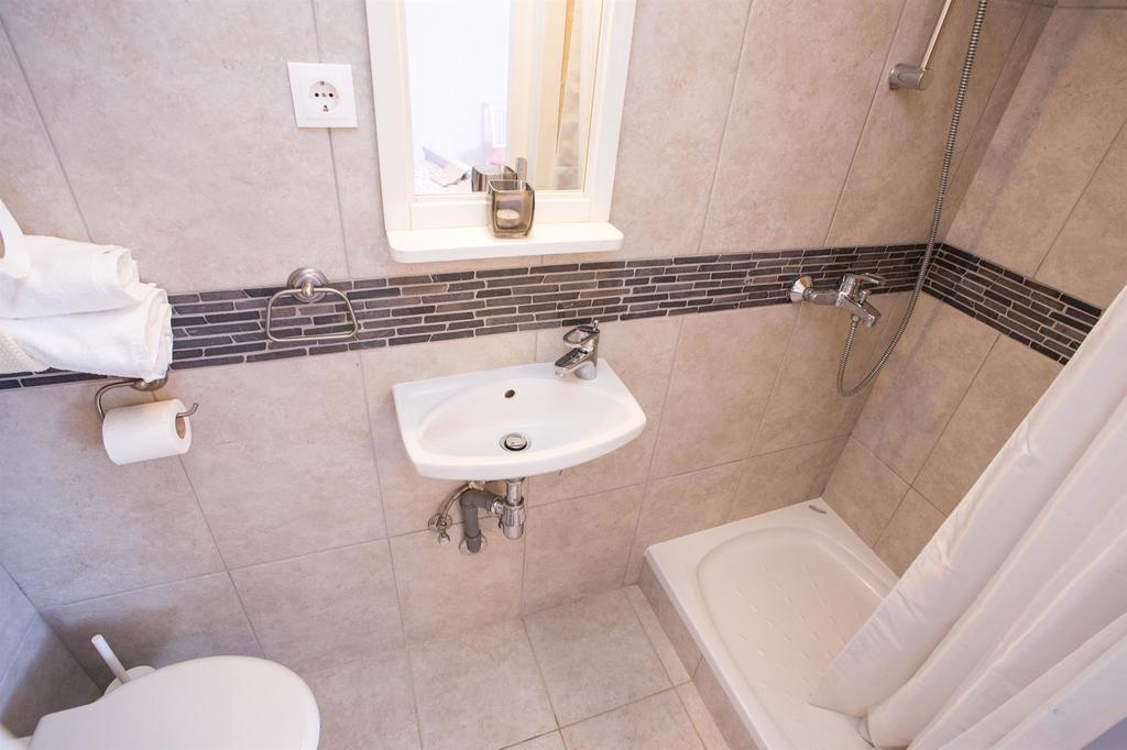 Holiday Home Smokovec Vrbnik Zewnętrze zdjęcie